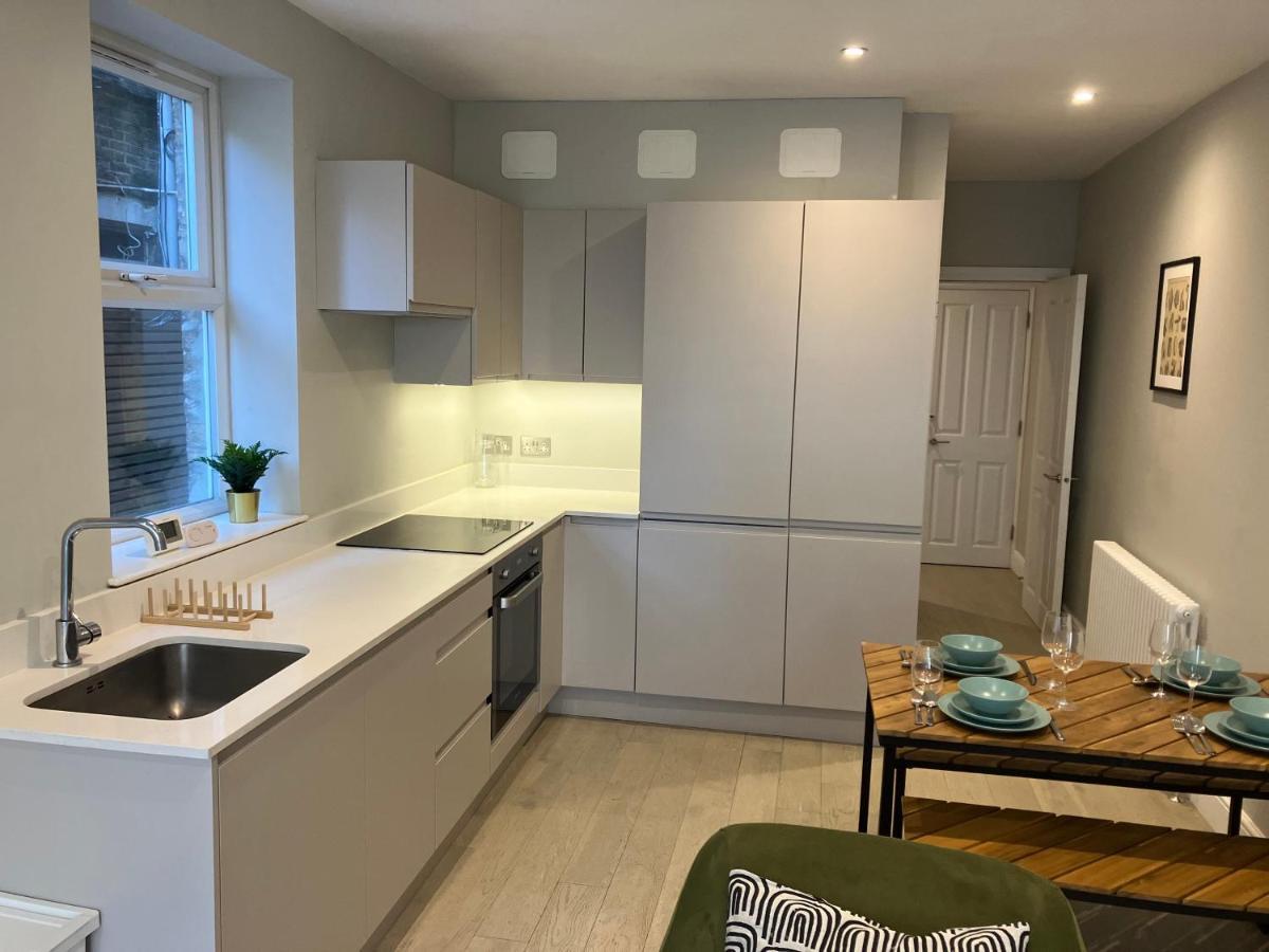 לונדון Spectacular 2 Bed Apartment With Lovely Terrace - 1 The Southwell מראה חיצוני תמונה