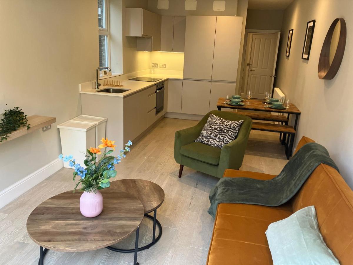 לונדון Spectacular 2 Bed Apartment With Lovely Terrace - 1 The Southwell מראה חיצוני תמונה