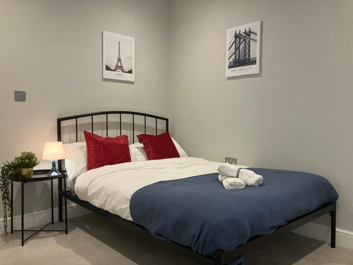 לונדון Spectacular 2 Bed Apartment With Lovely Terrace - 1 The Southwell מראה חיצוני תמונה