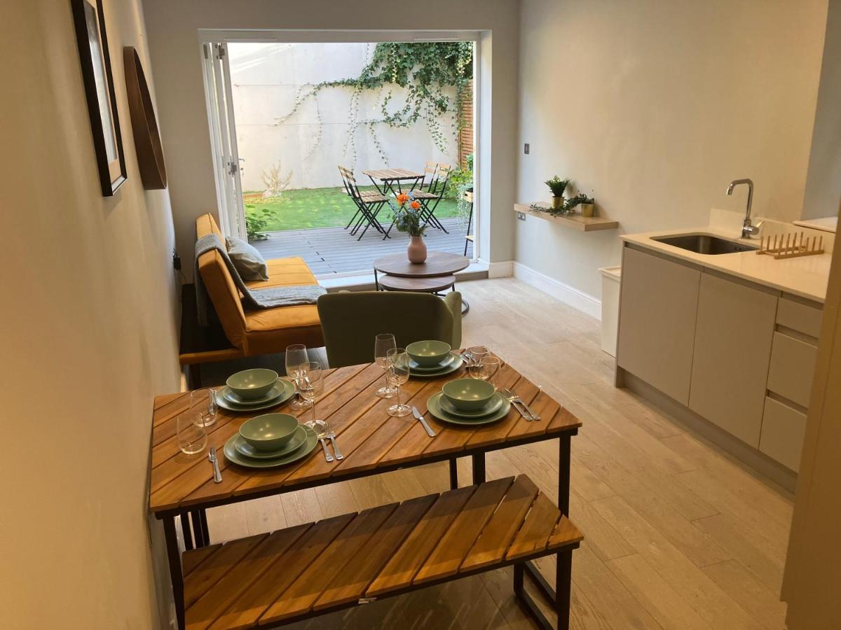לונדון Spectacular 2 Bed Apartment With Lovely Terrace - 1 The Southwell מראה חיצוני תמונה
