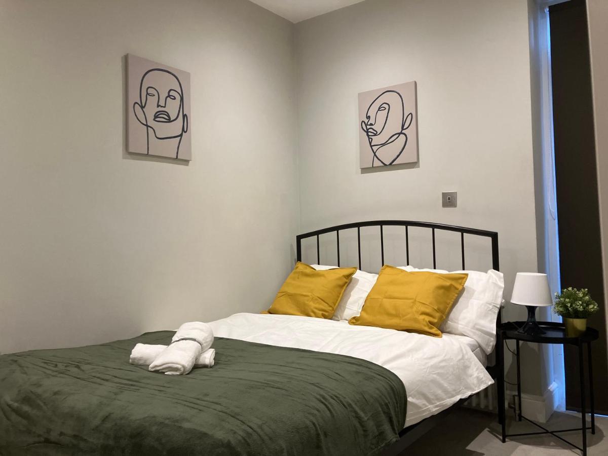 לונדון Spectacular 2 Bed Apartment With Lovely Terrace - 1 The Southwell מראה חיצוני תמונה